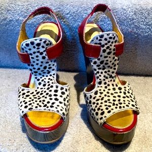 Sexy 5” wedge heels from Idore’. Size 8B. Gently worn. Red patent and calfskin.